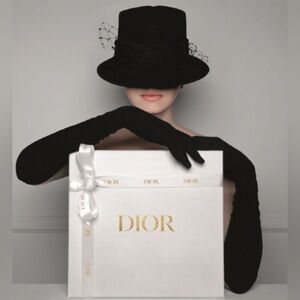 💐 LAST DAY TO ENTER - Dior Scarf Giveaway Entry w/ MD Gift Bag purchase 💐